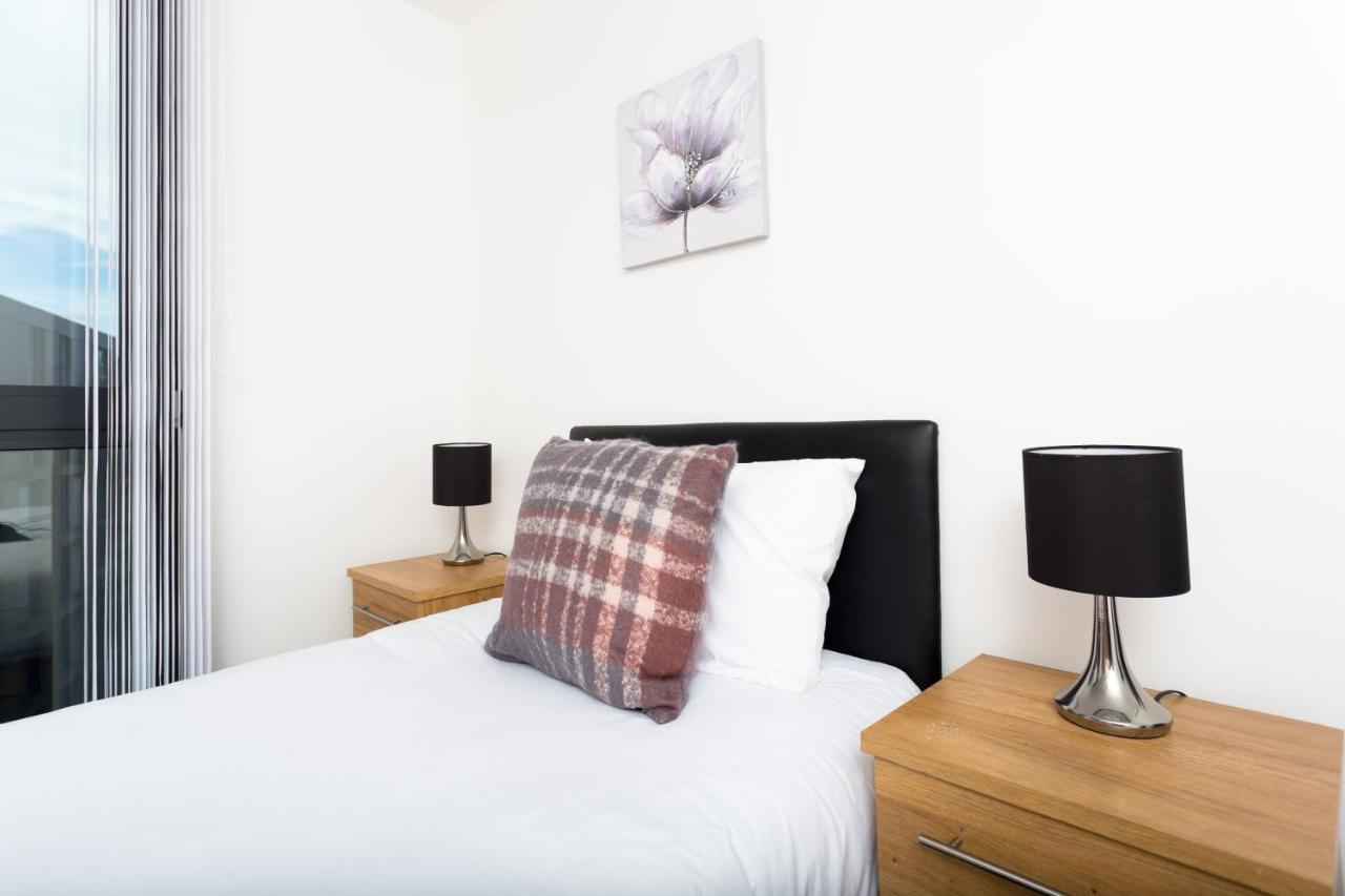 Absolute Stays On Essex - Chinatown - Hippodrome - Alexandra Theatre - Bull Ring - The Rep - B'Ham Intl Airport - Free Wifi - Free Parking - Contractors - Corporates เบอร์มิงแฮม ภายนอก รูปภาพ